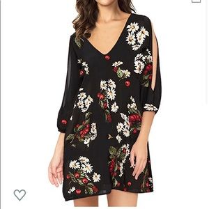 Floral long sleeve knee length dress!